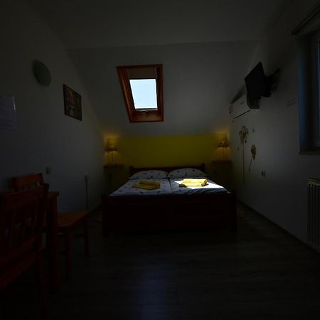 House Bicanic Seliste Dreznicko Exterior foto